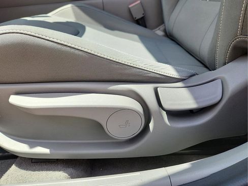 Used 2024 Hyundai Elantra SEL FWD image 13