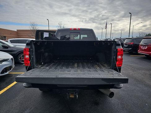 Used 2019 Chevrolet Silverado 2500 High Country w/ Duramax Plus Package image 12