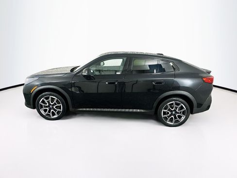 Used 2025 BMW X2 xDrive28i AWD/4WD image 4