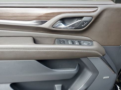 Used 2023 GMC Yukon Denali image 16