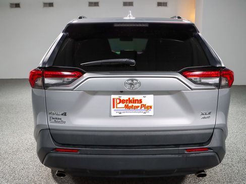 Used 2021 Toyota RAV4 XLE AWD/4WD image 8