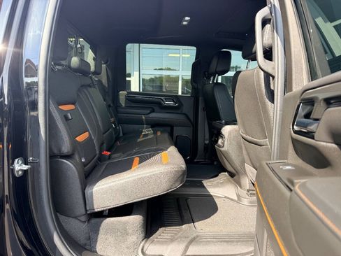 Used 2025 GMC Sierra 2500 AT4 w/ AT4 Premium Plus Package AWD/4WD image 40