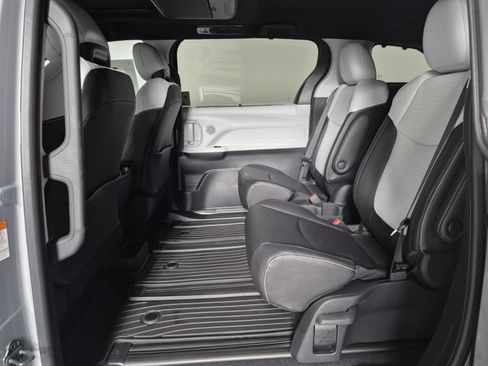 New 2026 Toyota Sienna XSE FWD image 30