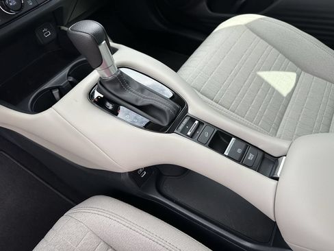 Used 2025 Honda HR-V LX image 25