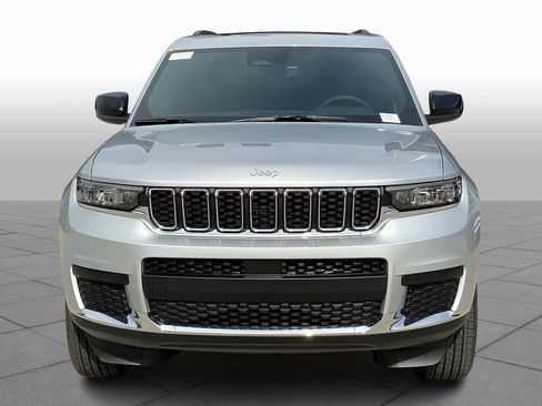 New 2025 Jeep Grand Cherokee L Laredo image 4