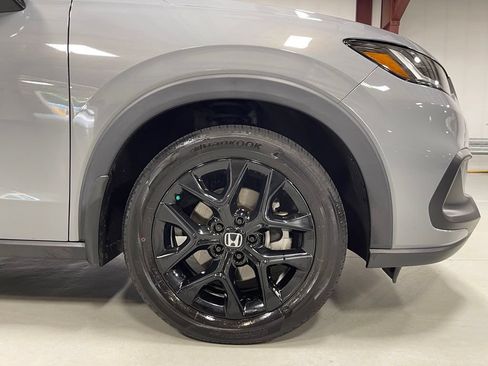 Used 2025 Honda HR-V Sport image 16