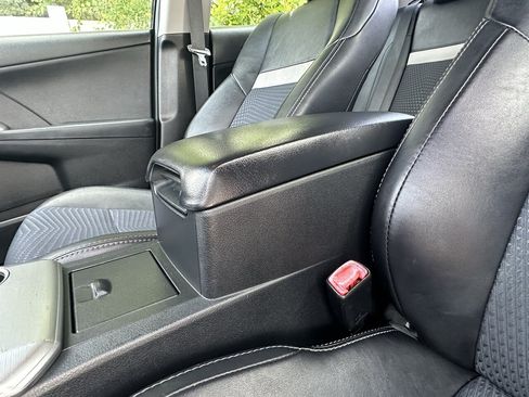 Used 2012 Toyota Camry SE FWD image 46