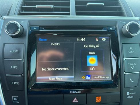Used 2017 Toyota Camry XLE w/ Convenience Package FWD image 8