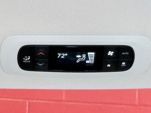 Used 2023 Chrysler Pacifica Touring-L FWD image 34