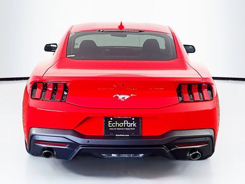 Used 2025 Ford Mustang Coupe RWD image 7