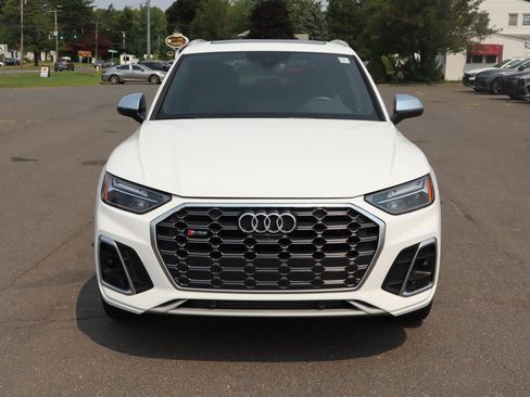 Used 2022 Audi SQ5 Premium Plus w/ Premium Plus Package AWD/4WD image 2
