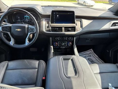 Used 2024 Chevrolet Suburban Premier w/ Advanced Technology Package AWD/4WD image 35