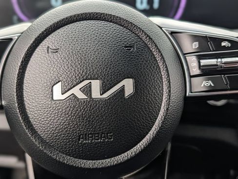 Used 2025 Kia Seltos S FWD image 25