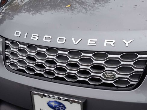 Used 2024 Land Rover Discovery S image 12