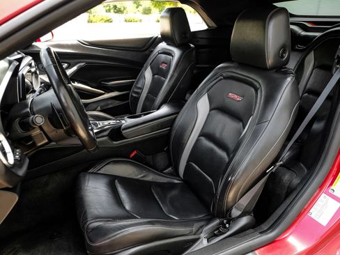 Used 2016 Chevrolet Camaro SS RWD image 31