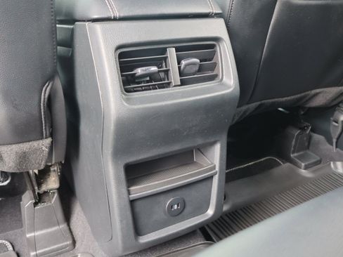 Used 2023 Ford Edge ST image 31