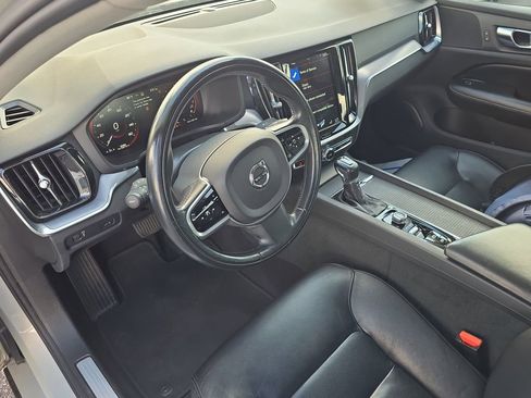Used 2020 Volvo S60 T5 Momentum image 17
