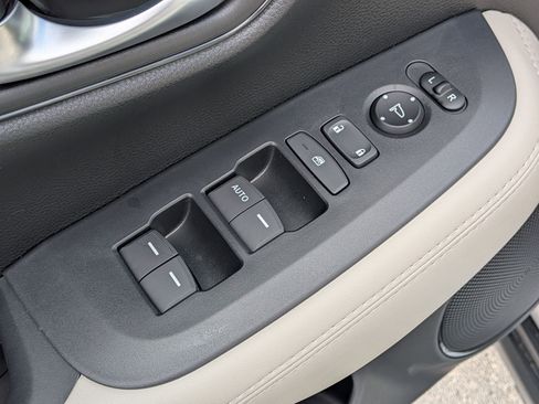New 2026 Honda HR-V LX image 13