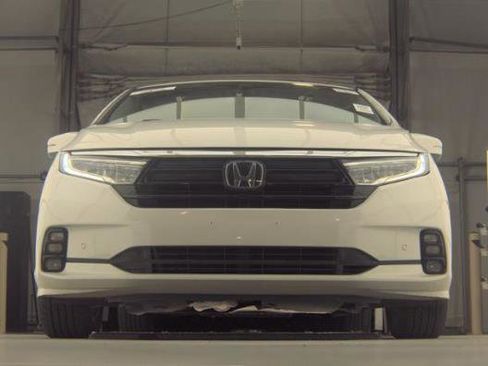 Used 2022 Honda Odyssey Touring image 2