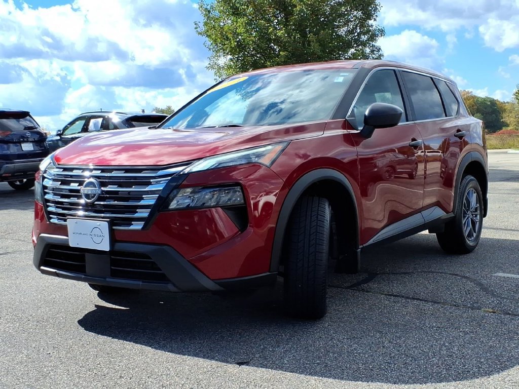 Used 2024 Nissan Rogue S AWD/4WD image 6