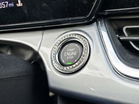 Certified 2025 Chevrolet Trax LT w/ Driver Confidence Package image 12