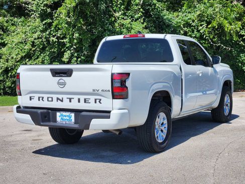 Used 2024 Nissan Frontier SV AWD/4WD image 6