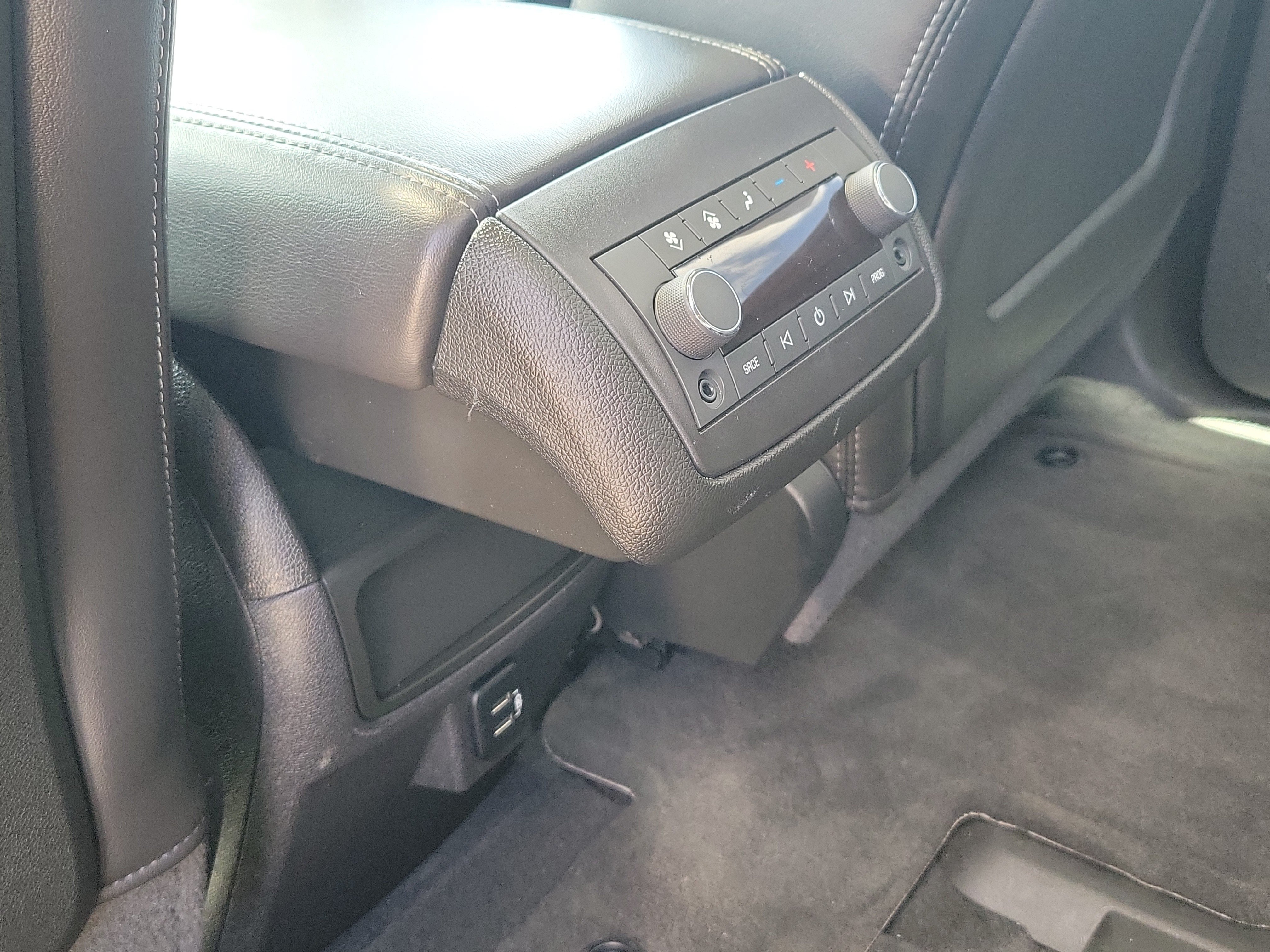 Used 2017 GMC Acadia Limited SLT AWD/4WD image 13