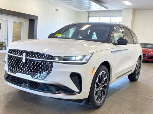 New 2026 Lincoln Nautilus Reserve AWD/4WD image 4