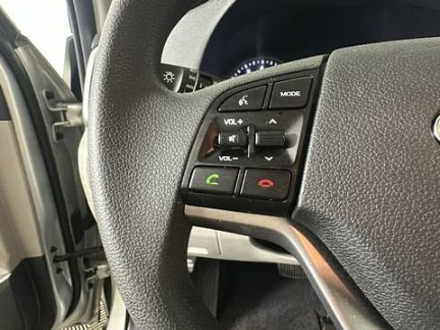 Used 2016 Hyundai Tucson SE w/ Option Group 02 AWD/4WD image 17