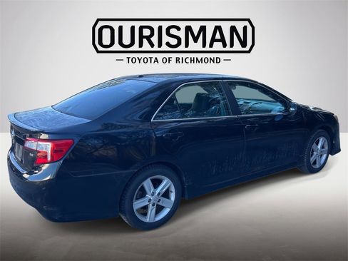 Used 2012 Toyota Camry SE image 3