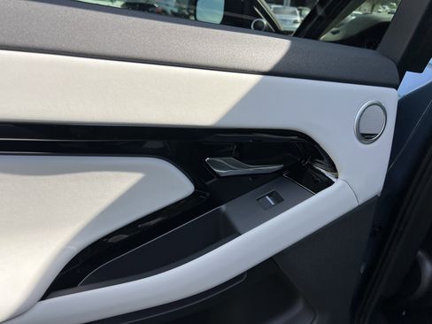 Certified 2025 Land Rover Range Rover Evoque Dynamic SE image 27