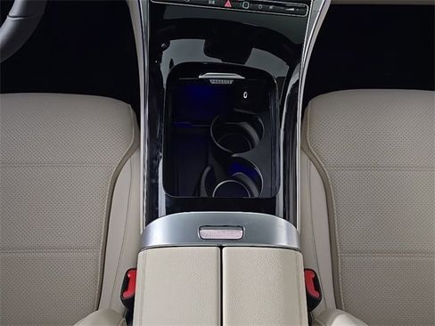 Used 2026 Mercedes-Benz GLC 300 4MATIC image 23