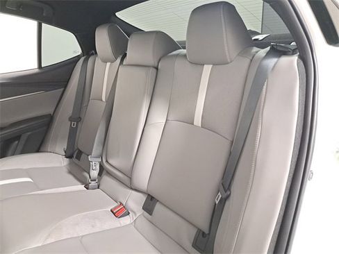 Used 2025 Toyota Camry SE image 13