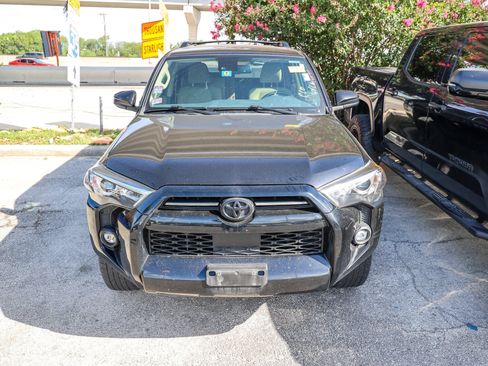 Used 2021 Toyota 4Runner SR5 AWD/4WD image 5