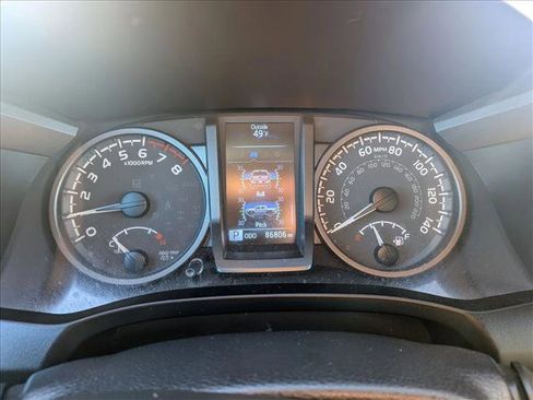 Used 2021 Toyota Tacoma TRD Off-Road image 28
