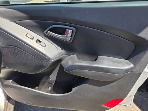 Used 2015 Hyundai Tucson SE AWD/4WD image 14