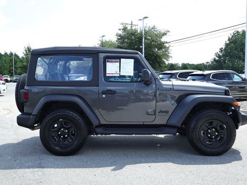 Used 2025 Jeep Wrangler Sport AWD/4WD image 4