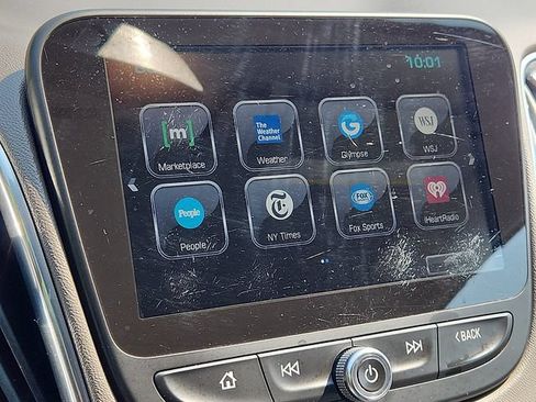 Used 2017 Chevrolet Malibu LT FWD image 24