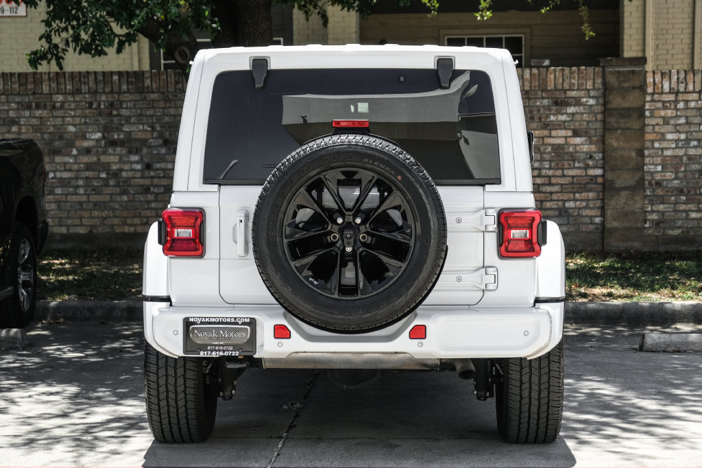 Used 2021 Jeep Wrangler Unlimited Sahara AWD/4WD image 19