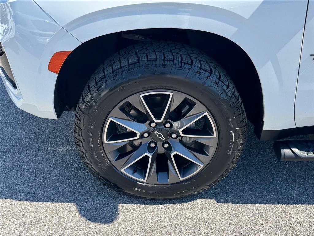 Used 2021 Chevrolet Tahoe Z71 w/ Z71 Signature Package AWD/4WD image 15