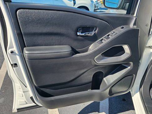 Used 2024 Nissan Frontier SV w/ Technology Package image 12