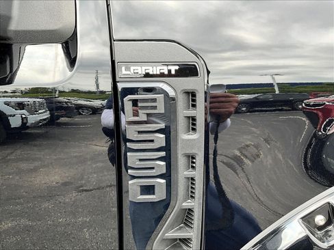 Used 2025 Ford F350 Lariat w/ Lariat Ultimate Package AWD/4WD image 25
