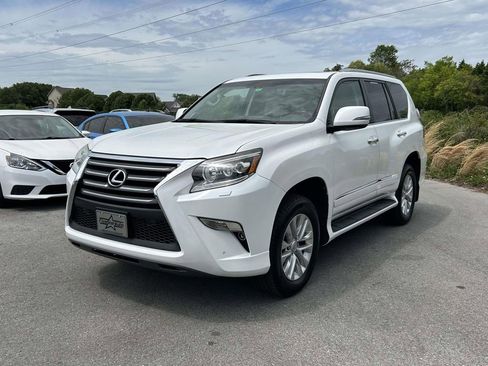 Used 2017 Lexus GX 460 Premium w/ Premium Package AWD/4WD image 7
