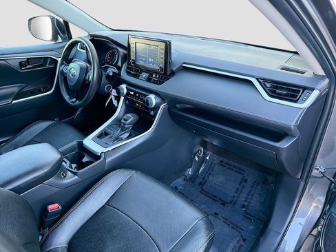 Used 2019 Toyota RAV4 LE w/ All Weather Liner Package AWD/4WD image 26