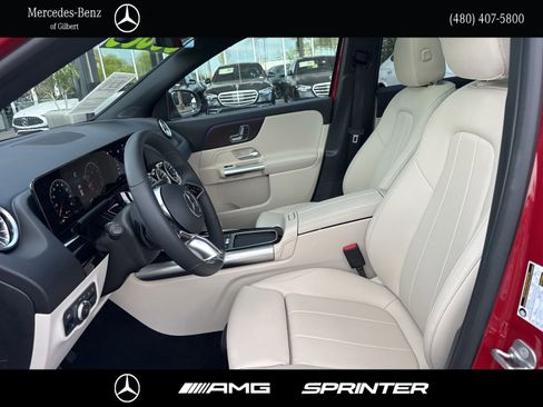 Certified 2025 Mercedes-Benz GLA 250 image 9