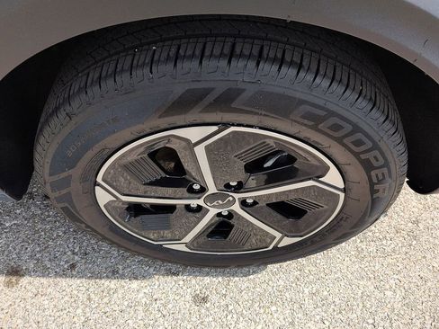 Used 2024 Kia Niro EX FWD image 10