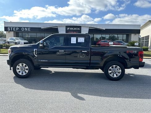 Used 2020 Ford F250 Platinum w/ FX4 Off-Road Package image 4
