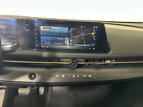 Used 2023 Nissan Ariya AWD image 21