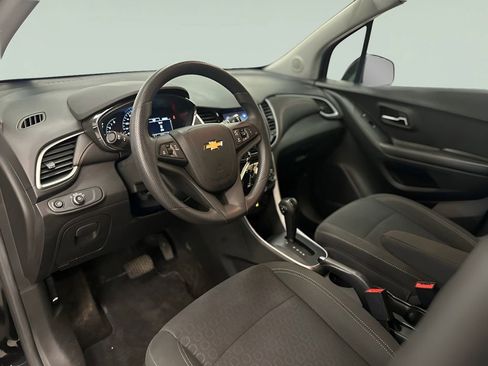 Certified 2022 Chevrolet Trax LS w/ Tint and Cruise Package image 19