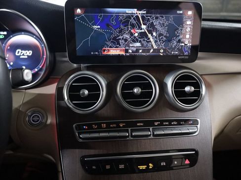 Used 2020 Mercedes-Benz GLC 300 4MATIC image 76